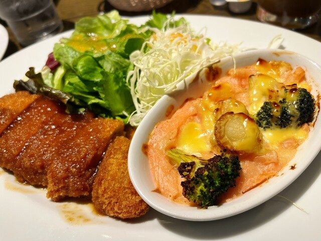 Beer Hall Ginza Lion Shinbashi Ten