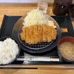 ゆうたく - ろーすかつ定食(ライス·みそ汁)、@ライス 大盛、@キャベツ普通 1200円