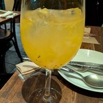 ビストロ カリテプリ - 自家製サングリア白