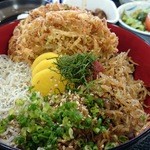 江口蓬莱館 - ちりめん三食丼