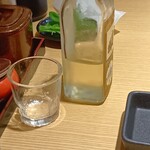 とんかつKYK - 一口分取り置いて我慢。