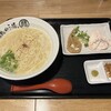 らーめん 一宮鶏白湯 鶏神