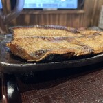 炭火焼和めし処 しんぱち食堂 - 横からのしまほっけ❗️