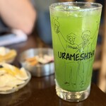 居酒屋燃えた うらめし屋 - 宇治抹茶ハイのお茶の甘みも好き。やっぱ米には茶の酒