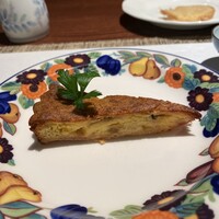 南蛮 銀圓亭 - ひとり前だと多分舌へのあたりが気になるであろう強めな味付けのキッシュもこのサイズだと酒肴として実に適切。