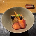 おかもと - 9、水物
      ビターキャメルアイスミント
      梨、カラカラオレンジ、オレンジピール、ブルーベリー。