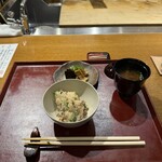 おかもと - ・赤出汁
      ・香の物