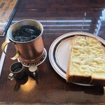 星乃珈琲店 - 程なく注文した国産はちみつチーズトーストモーニング５００円の出来上がりです。