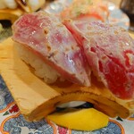 回転すし北海道 - マグロ岩塩炙り