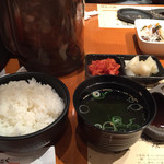 Matsuya Yakiniku Suteki - ご飯中盛り（大も無料）、スープ