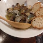 ベッテイ - あさり白ワイン蒸し