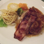 キッチン　トーマ・トーマ - グリルチキン　ベーコン添え