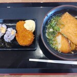 うどん茶屋 - 料理写真:「天むすor白飯セット」のきつねうどん+天むすでセット。うどん代金+350円。