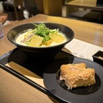 パティスリー＆カフェ デリーモ - ■白味噌カレーうどん おいなり付き ￥1.380