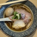 地鶏と金目鯛 中華そば 鶯 - 