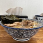 中華そば専門 とんちぼ - 横から