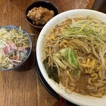 純米味噌らーめん みそら堂 - ネギ丼とサービスの唐揚げ1個