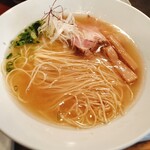 豚骨清湯・自家製麺 かつら - 料理写真: