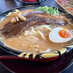 ハルピン 味噌らーめん 雷蔵 - 一本角煮たれ味噌らーめん　1298円税込