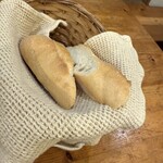 島イタリアン en - お通しのバケット