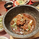 香港厨房 - 料理写真:グツグツの麻婆豆腐