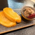 心一 - 鶏レバーのペーストとフランスパン