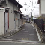 どとう ぜにや  - 最後の路地　※ここを曲がって、左から２軒目が目的地　※2010年2月