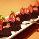 Nagomu - ショコラータ　チョコレートの自家製焼き菓子