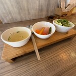 サチア ビーフストロガノフ - 前菜3種　スープ　生ハムと野菜　野菜サラダ
