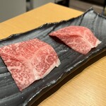 和牛と樽ワイン バレル - 炙り和牛寿司