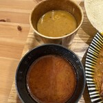 Soumya's Kitchen - 上から野菜カレーと魚のカレー