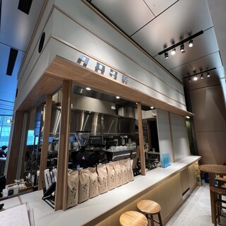 CAFE & BAR CROISEE_2