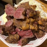 がんばれニッポン馬肉道場 馬喰ろう - 馬肉のレア唐揚げ