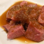 南九州畜産 卸売市場 なんちく - 極厚切りフィレローストビーフ グレイビーソース