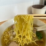 323117554 - 麺リフト