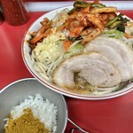 ラーメン二郎 - ラーメン（990円）＋味うずら（120円）＋SUPERキムチ（150円）＋カレータマネギ（150円）、ニンニクコール