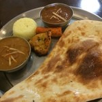 パリワール - Ｂランチ（豆カレーと豚カレー）
