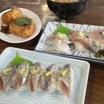 いさりび食堂 - あじ鮨(550円)
いわし鮨(660円)
焼おにぎり(220円)×2