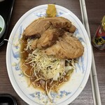 食堂 いしん - 焼き豚(2枚食べた後)