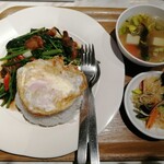 ピラブカウ - 空芯菜炒めと豚のカリカリ焼き1200円