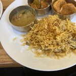 ヴェヌス サウス インディアン ダイニング - カレー3種とチキンビリヤニ