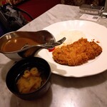 シルビア - カツカレー(ごはん少なめ)