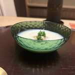 徳ㇵ本也 - 先付け　紫雲丹と枝豆、かぼちゃ、白瓜の冷やし豆乳スープ