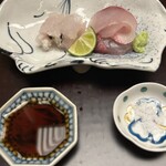 徳ㇵ本也 - お造り①明石の鱧とつばす(鰤の子供)