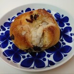 ニキベーカリー 綾瀬店 - レーズンパン