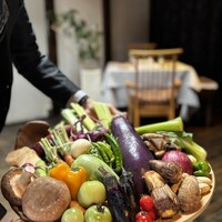 ヒカリヤ ニシ - 