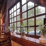 西洋料理店 エスコフィエ - 店内からの景色