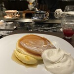 鉄板焼コルザ - ランチ限定のしあわせ運ぶパンケーキ