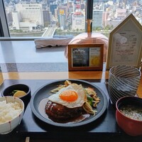 FRENCH TEPPAN 静香庵 - 鉄板焼きランチの中からハンバーグを選びました