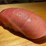 佐野鮨 - 中トロ　◎◎
      ほどよくとける脂、濃厚な香と旨み